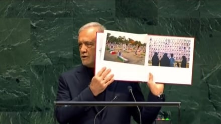 رئیس جمهور ایران کتاب «به نام کمک» را به سران و مقامات جهان اهدا کرد