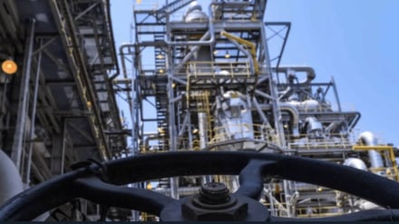 Aramco’nun petrol tesisleri saldırıya uğradı