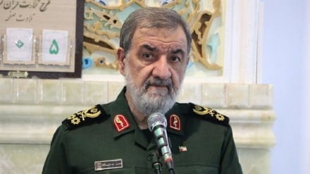 سرلشکر رضایی: ترامپ توان تصمیم‌گیری ندارد
