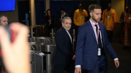 עראקצ'י עוזב את ניו יורק וחוזר הביתה