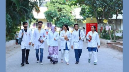 استقبال طالبان از حکم دادگاه لاهور در توقف اخراج دانشجویان افغانستانی طب از پاکستان