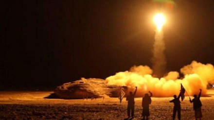 Rudal Yaman Hantam Markas dan Gudang Senjata Saudi