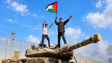 Oktiyabrə manqi 7minnə ruji hodisə çoknə bə ikərə həmonə plan ki vey soron israil və Vaşinqton bo Asiya ğərbi şikili əvəz kardeyro təğib əkardin bə problem dıço kardışe?