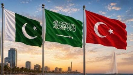 Dawn: Pemerintah Pakistan Harus Tolak Kirim Pasukan ke Saudi