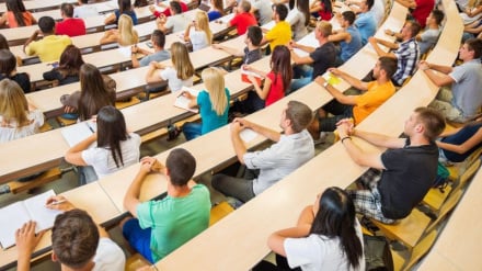 Kekacauan Awal Semester di Inggris: PHK, Pemogokan, dan Mata Kuliah yang Hilang