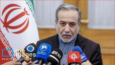 عراقچي: ایران هم د ځان دفاع کوي، هم په ډیپلماسۍ کښې جدي دی