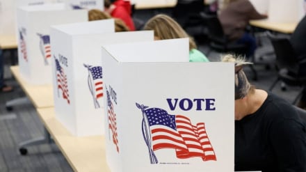 Survei: Warga Latin AS Tinggalkan Trump, Demokrat Unggul 24 Persen