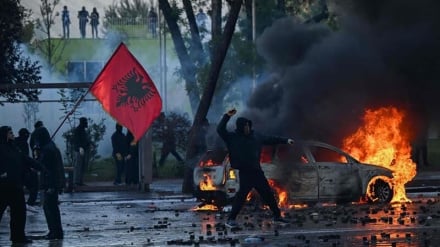 Pengunjuk Rasa di Albania Menuntut Pengunduran Diri Perdana Menteri