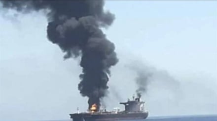 Devrim Muhafızları: Hürmüz Boğazı’nda kuralları ihlal eden iki petrol tankeri vuruldu