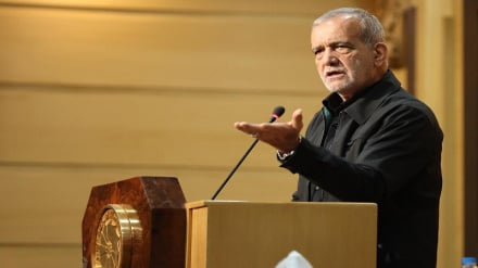 پزشکیان: دفاع کشور فقط موشک نیست؛ وحدت ملی قدرت اصلی ما است