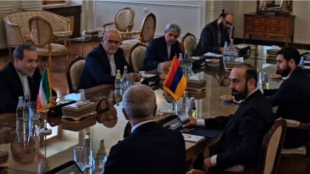 İran ve Ermenistan dışişleri bakanları Tahran’da görüştü