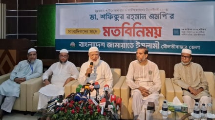 'দলীয় ক্যাডারকে নির্বাচন কমিশনে বসিয়ে রেখে নির্বাচনের ভালো কোনো লক্ষণ দেখছি না'