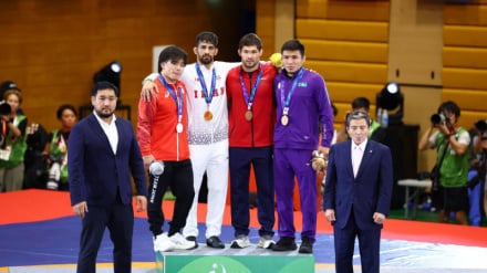 名古屋2026：阿扎尔皮拉和伊马米两名伊朗摔跤选手夺得金牌
