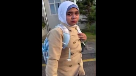 Azerbaycanlı Kız Öğrencilerin Gözyaşları Görüldü