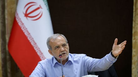 پزشکیان: له هغه دښمن سره خبرې اترې معنا نه لري چې ترور، بندیزونه او ګواښونه کوي