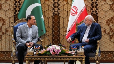 Ghalibaf: «Le minacce militari non influenzeranno le decisioni dell’Iran»