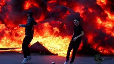 Demonstran Albania Bakar Gedung Pemerintah, Desak Rama Mundur